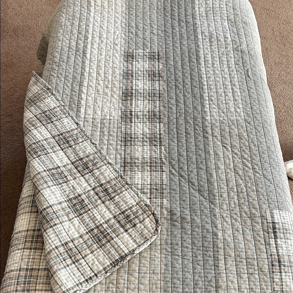 Eddie Bauer Gray and Cream Plaid Quilt